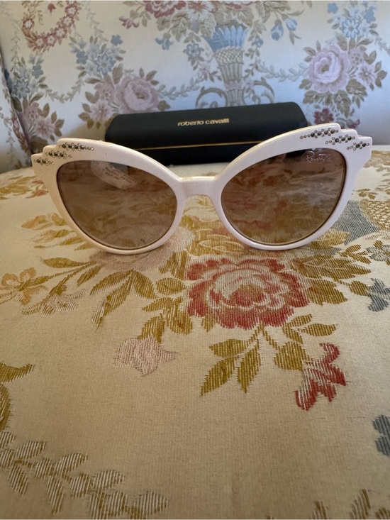Roberto Cavalli White Cat-Eye Sunglasses with Brown Gradient Lenses main image 4